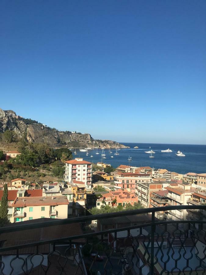 Baia Taormina Apartment Giardini Naxos Ngoại thất bức ảnh