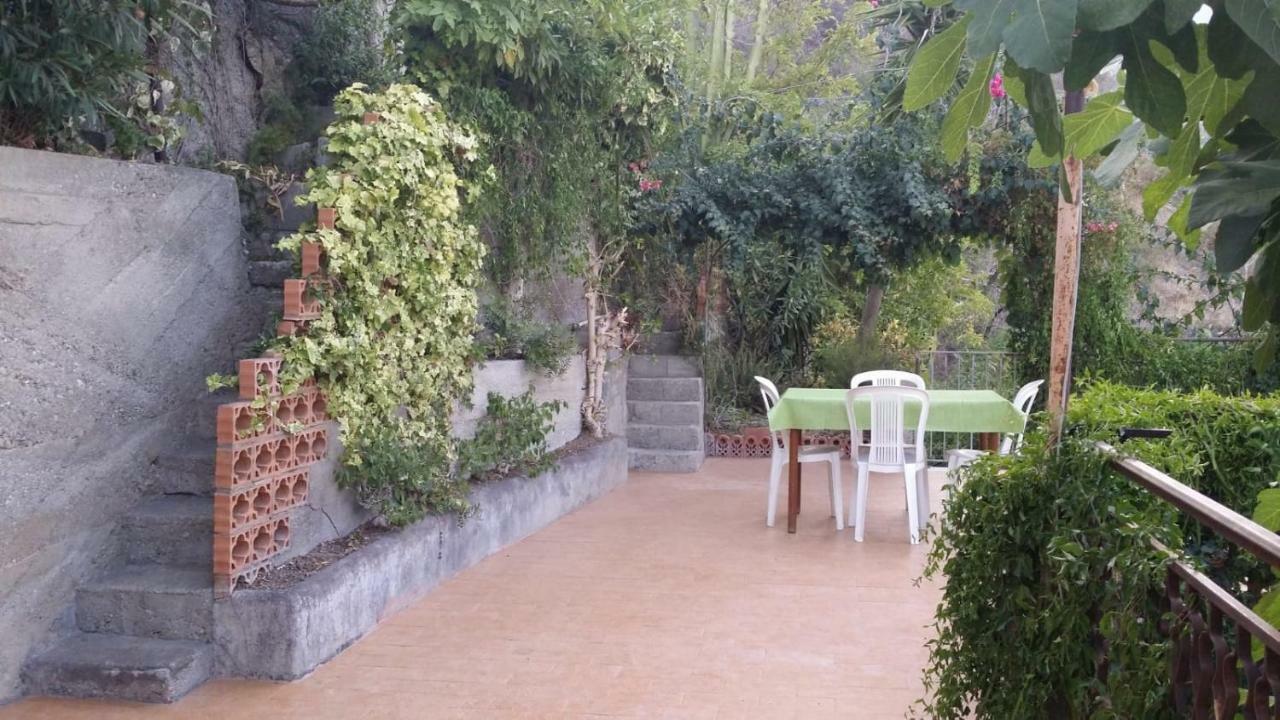 Baia Taormina Apartment Giardini Naxos Ngoại thất bức ảnh