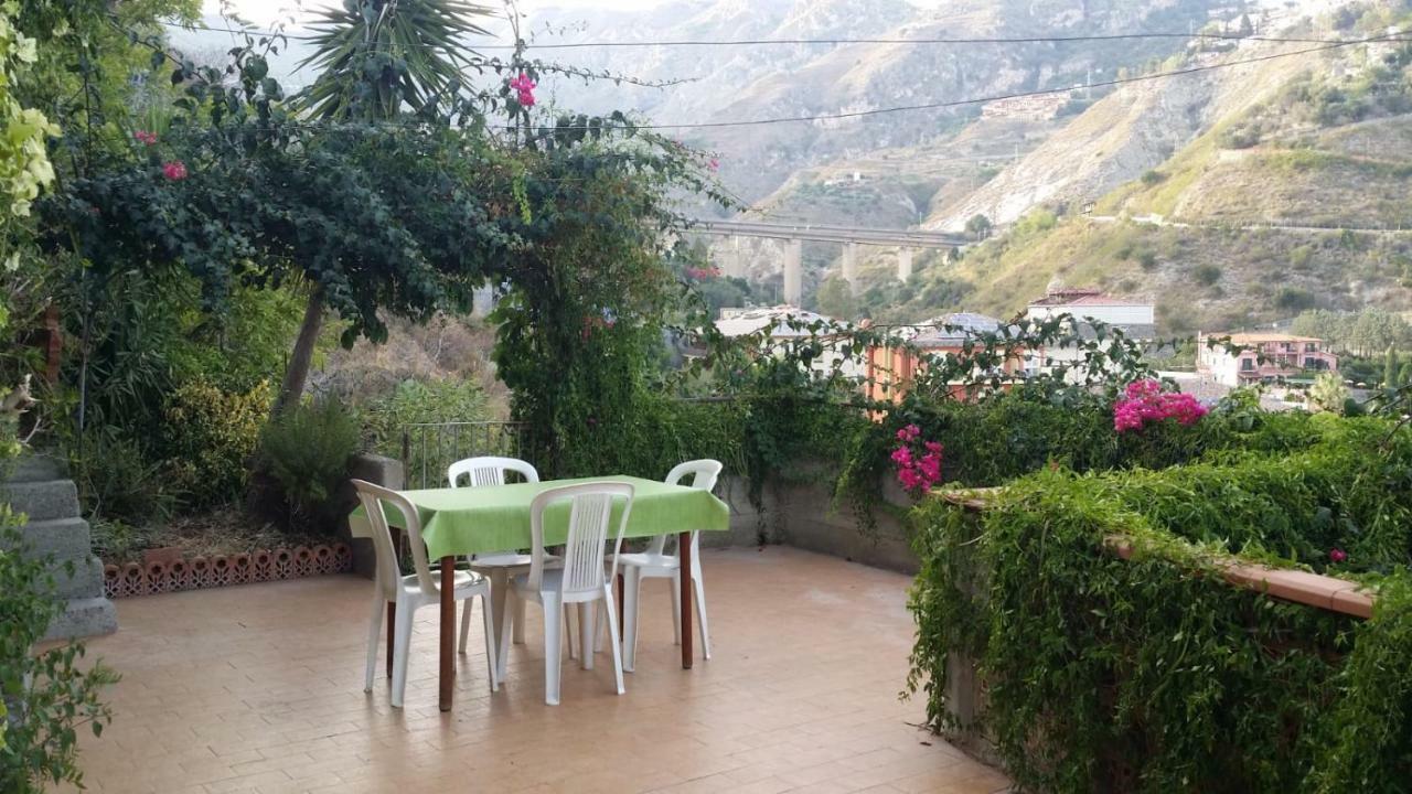 Baia Taormina Apartment Giardini Naxos Ngoại thất bức ảnh