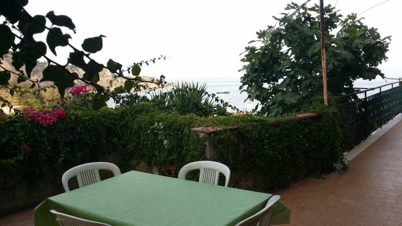 Baia Taormina Apartment Giardini Naxos Ngoại thất bức ảnh